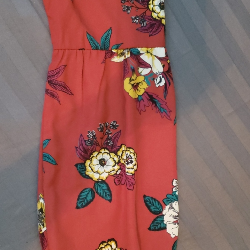 NEW  Boutique Tie shirt (runs small) - Picture 2 of 5